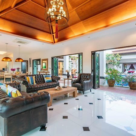 Jewels Villas Phuket пляж Сурин Екстер'єр фото