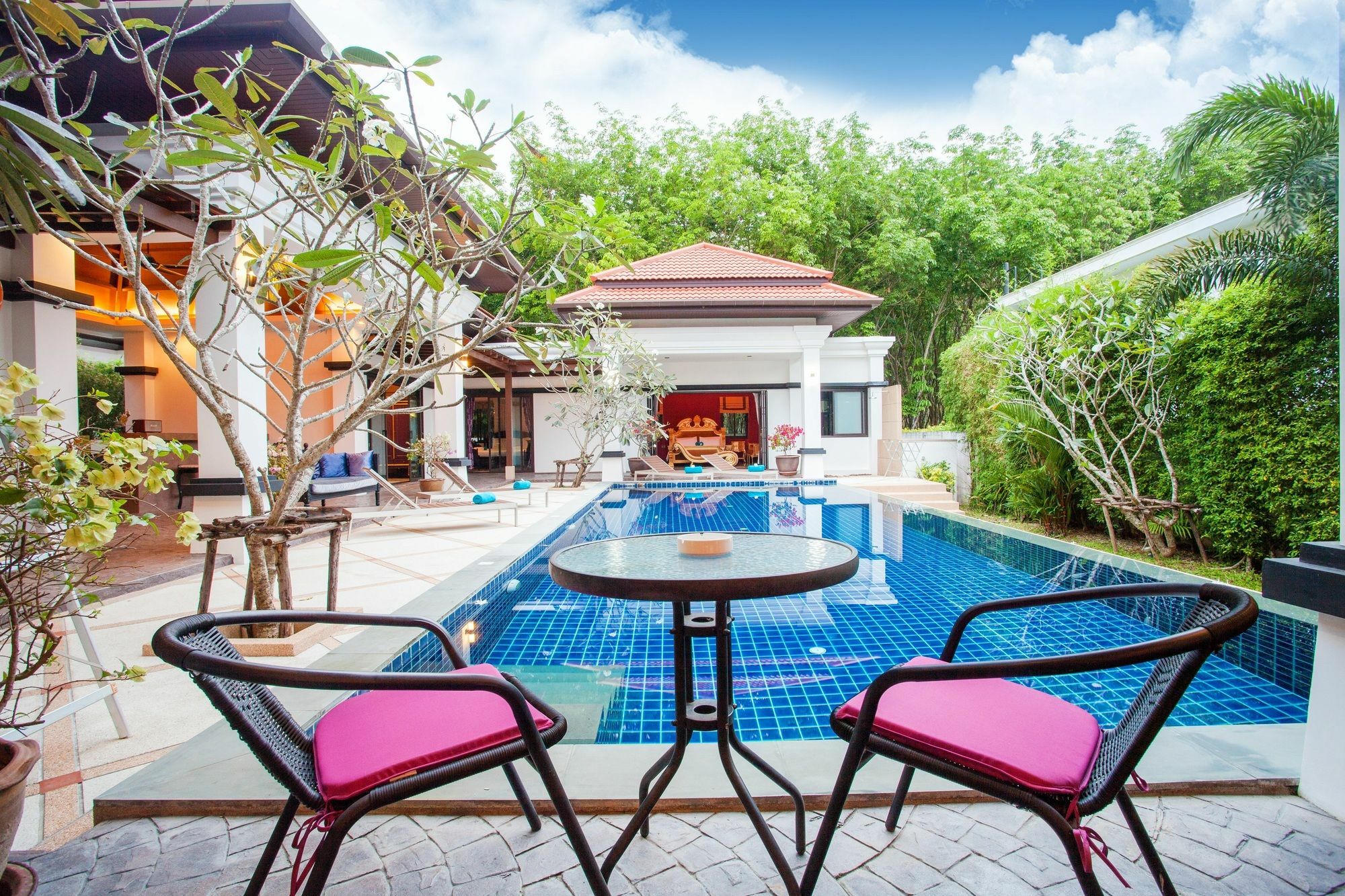Jewels Villas Phuket пляж Сурин Екстер'єр фото