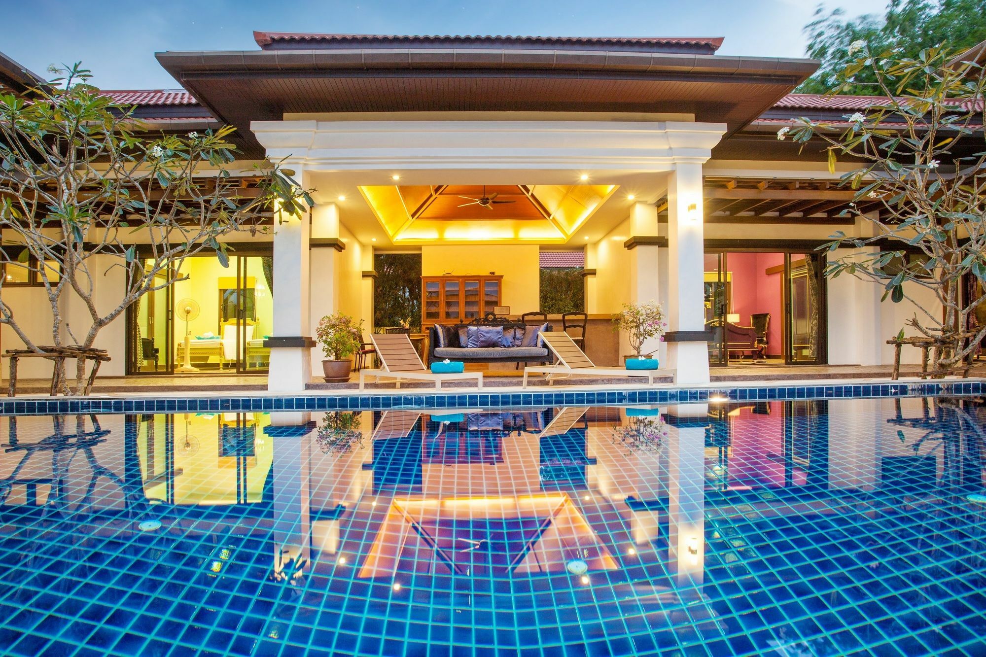 Jewels Villas Phuket пляж Сурин Екстер'єр фото