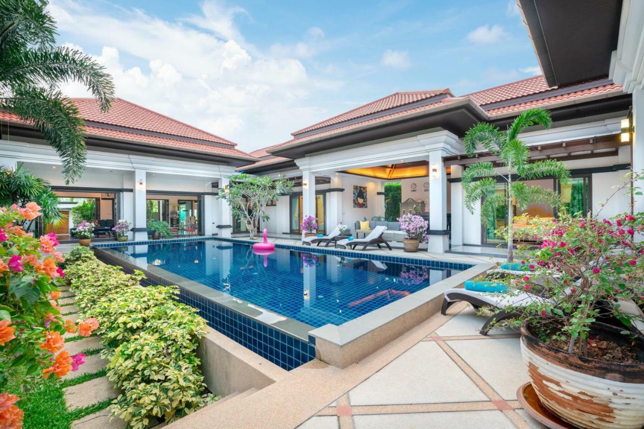 Jewels Villas Phuket пляж Сурин Екстер'єр фото